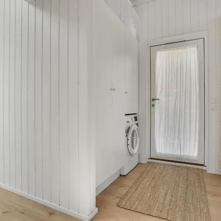 6 Bedroom Beautiful In