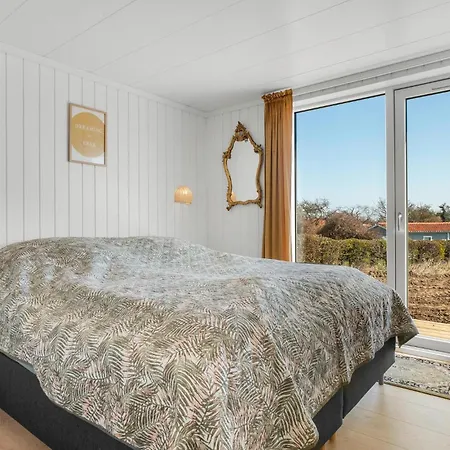 別荘 6 Bedroom Beautiful In スヴァネケ
